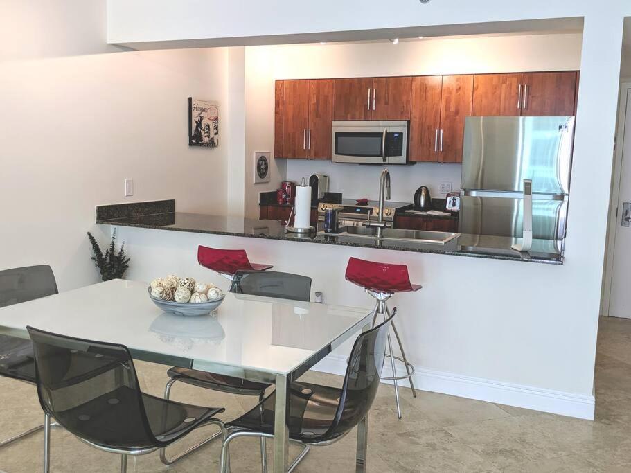 Fully Renovated One Bedroom @ The Club Apartment *